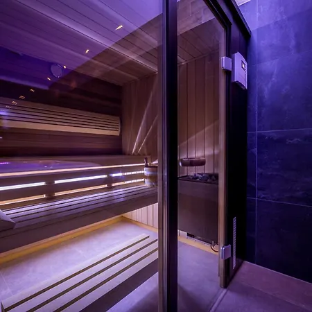 Luxury The View In - For 12 People With Incredible Sea View & Wellness فيلة