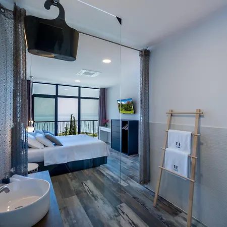 Luxury The View In - For 12 People With Incredible Sea View & Wellness * أوباتيا
