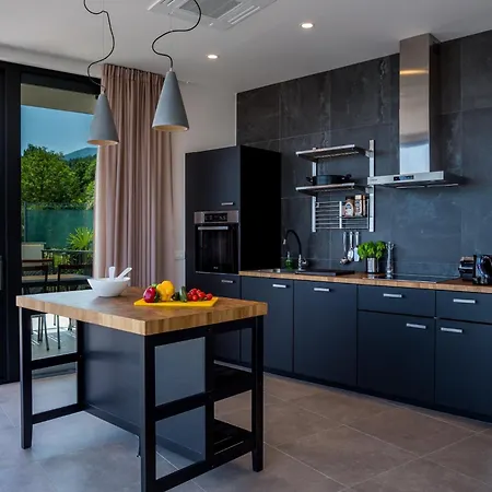 Luxury The View In - For 12 People With Incredible Sea View & Wellness *