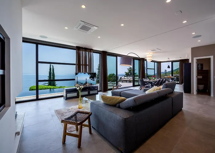 Luxury The View In - For 12 People With Incredible Sea View & Wellness Villa *