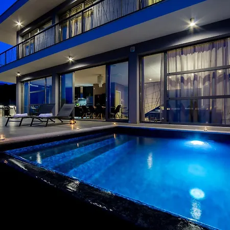 Luxury The View In - For 12 People With Incredible Sea View & Wellness *