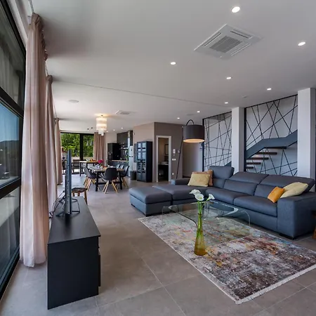 Luxury The View In - For 12 People With Incredible Sea View & Wellness Опатия